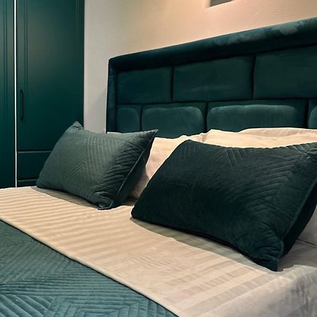 Scandinavian Apartments Al Tirana Bagian luar foto